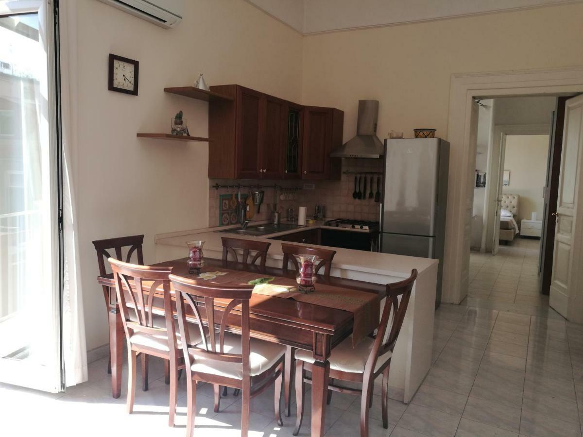 Residenza Storica Tarsia Apartment Naples Luaran gambar
